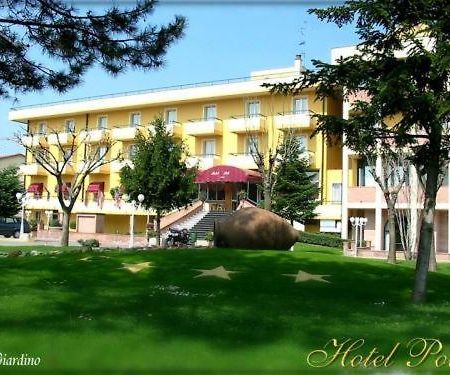 Hotel Poli Castelnovo di Sotto Kültér fotó