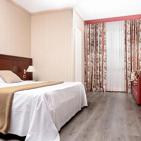 Hotel Poli Castelnovo di Sotto Kültér fotó