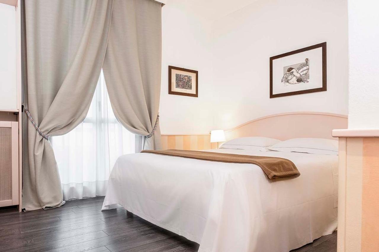 Hotel Poli Castelnovo di Sotto Kültér fotó